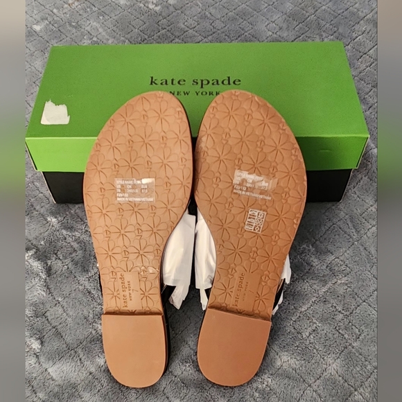 NWOT Kate Spade Petit Flip Flop Sandals. Size 7B. NIB. - Picture 5 of 9